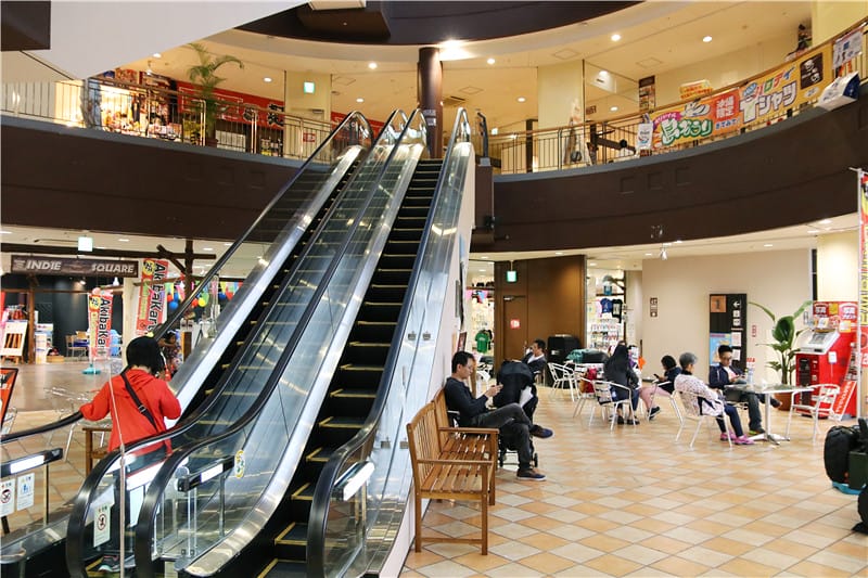 日本旅遊-美國村 沖繩中部最好逛好買的超大型 商店丨餐廳丨藥妝丨免稅店 - 第4張圖 IMG_3314