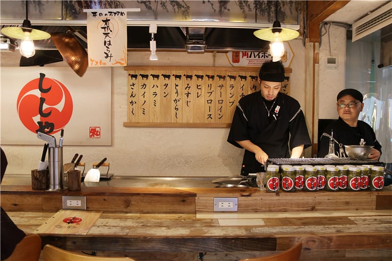日本美食-肉屋ししゃ 沖繩丨那霸 平和通商店街裡的高檔石垣和牛握壽司 - 第6張圖 IMG_3873