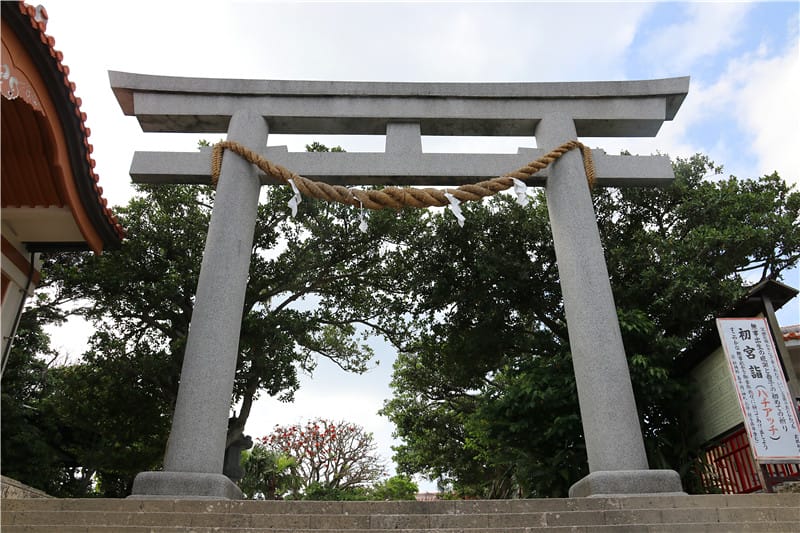 日本旅遊-波之上神宮 那霸市丨波之上海灘 建築於岩石邊的歷史海上神社 - 第4張圖 IMG_4059