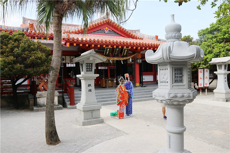 日本旅遊-波之上神宮 那霸市丨波之上海灘 建築於岩石邊的歷史海上神社 - 第12張圖 IMG_4072