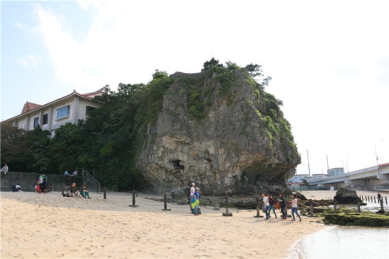日本旅遊-波之上神宮 那霸市丨波之上海灘 建築於岩石邊的歷史海上神社 - 第24張圖 IMG_4100