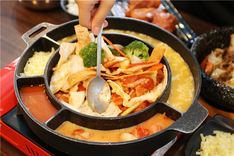 台南美食-釜山異國料理館 春川起司炒雞丨隱身巷弄小館 平價式的韓式料理美味 - 第33張圖 IMG_9896