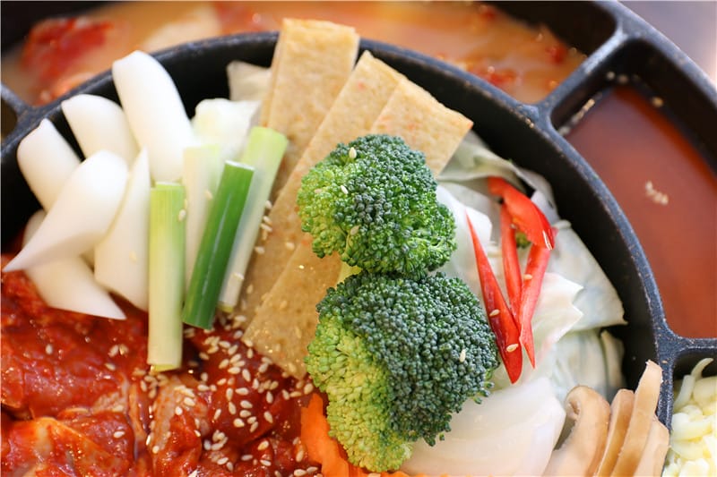 台南美食-釜山異國料理館 春川起司炒雞丨隱身巷弄小館 平價式的韓式料理美味 - 第29張圖 IMG_9873