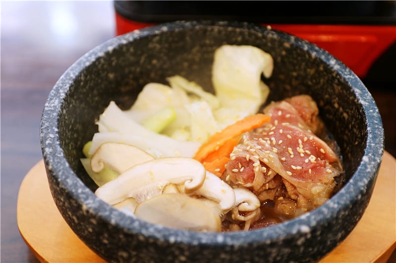 台南美食-釜山異國料理館 春川起司炒雞丨隱身巷弄小館 平價式的韓式料理美味 - 第15張圖 IMG_9852