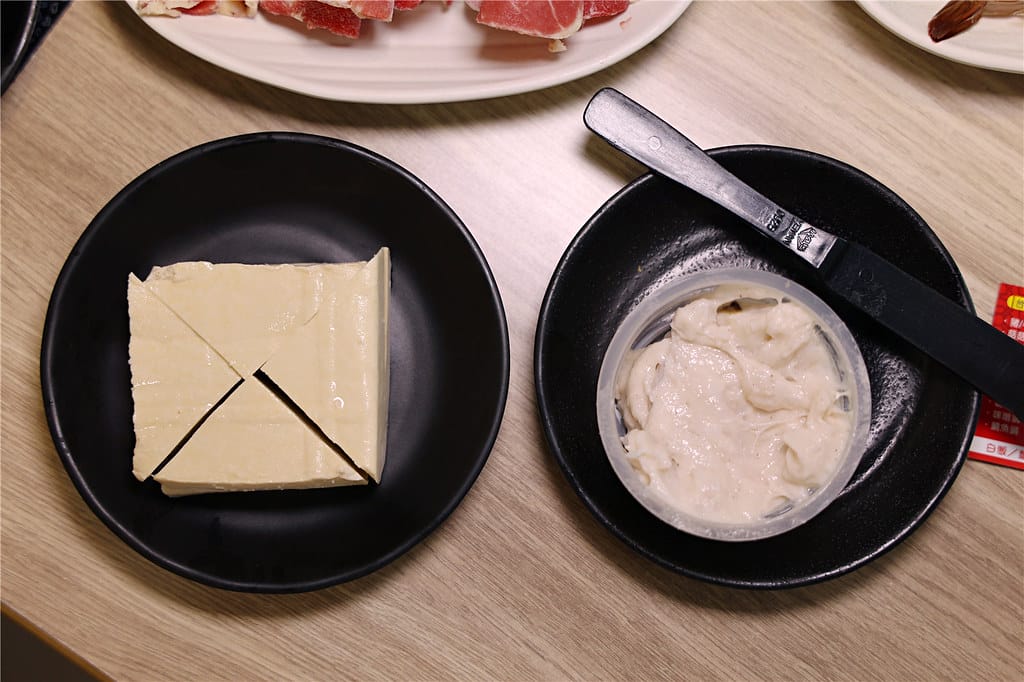 高雄美食-典之味火鍋 新開幕!! 佰元平價質感小火鍋 泡麵. 高雄美食-典之味火鍋 新開幕!! 佰元平價質感小火鍋 泡麵.