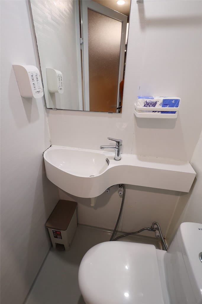 090A7779