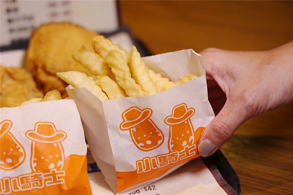 高雄美食-德州小騎士(新光左營門市) 人生第一口脆皮炸雞!? 090A9081