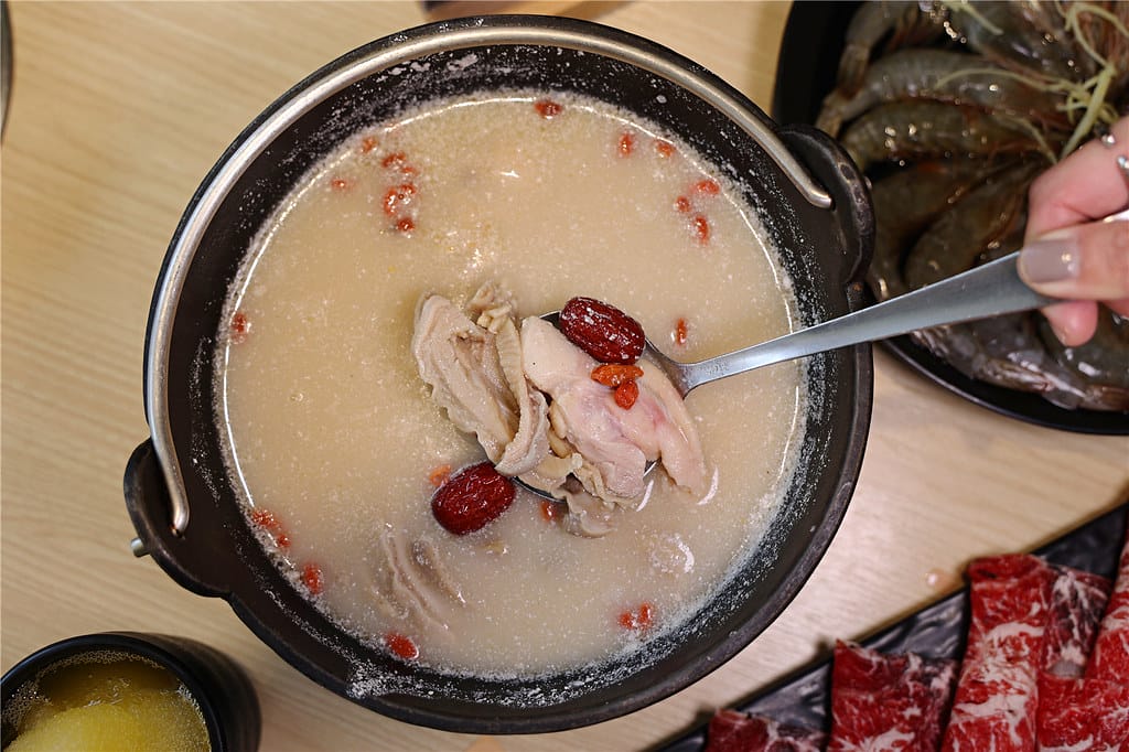 嘉義美食-八石什鍋(嘉義店) 食補火鍋湯頭的專家丨飲料.蔬菜 090A1078