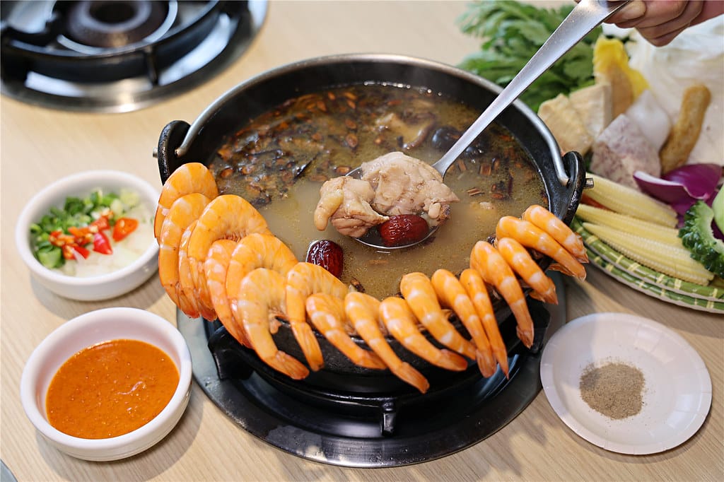 嘉義美食-八石什鍋(嘉義店) 食補火鍋湯頭的專家丨飲料.蔬菜 090A1123