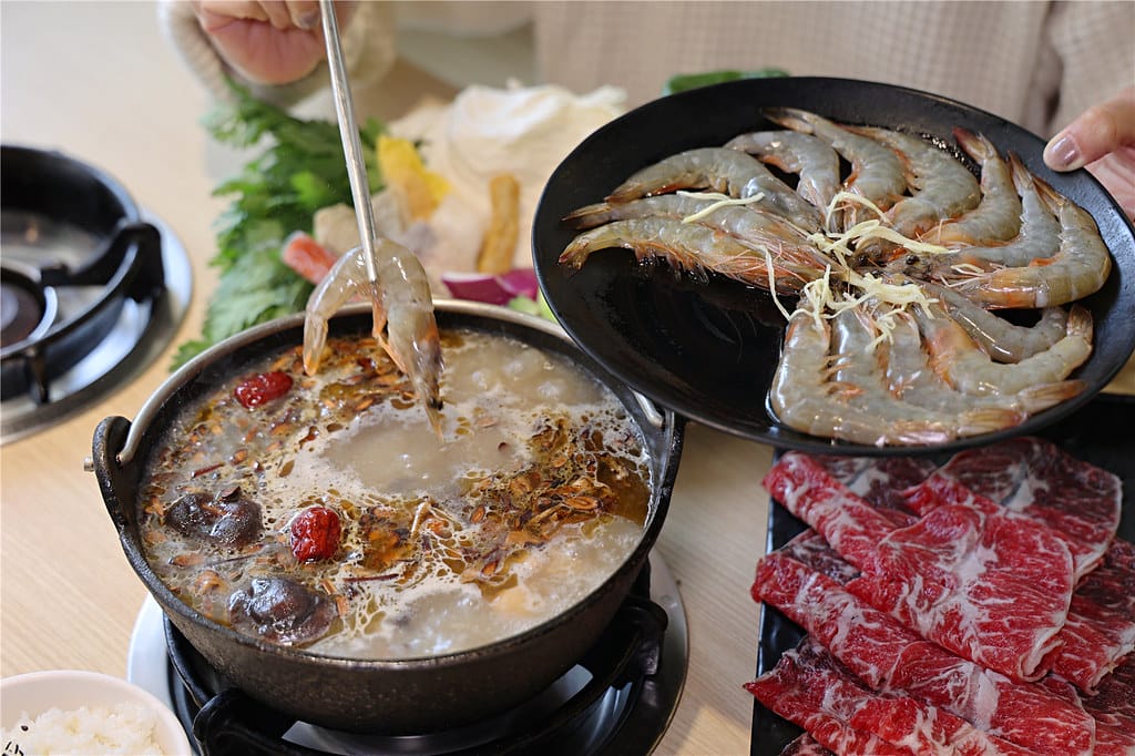 嘉義美食-八石什鍋(嘉義店) 食補火鍋湯頭的專家丨飲料.蔬菜 090A1120