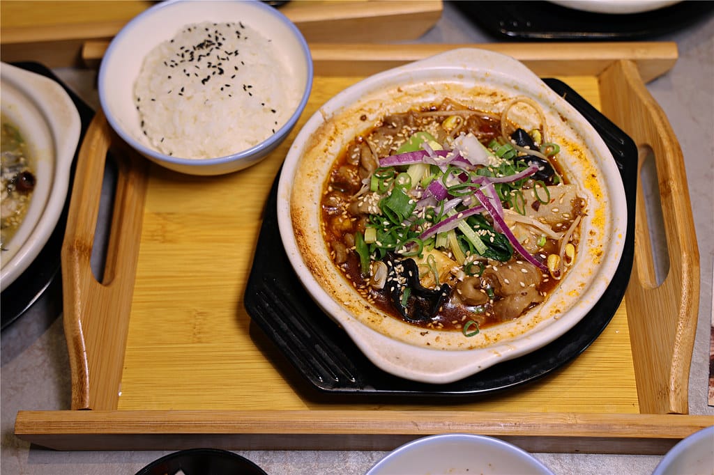 台南美食-小卒砂鍋雞米飯 新開幕!? 這鍋飯有點強~ 一人一 090A3397