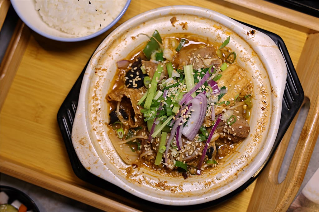 台南美食-小卒砂鍋雞米飯 新開幕!? 這鍋飯有點強~ 一人一 090A3403