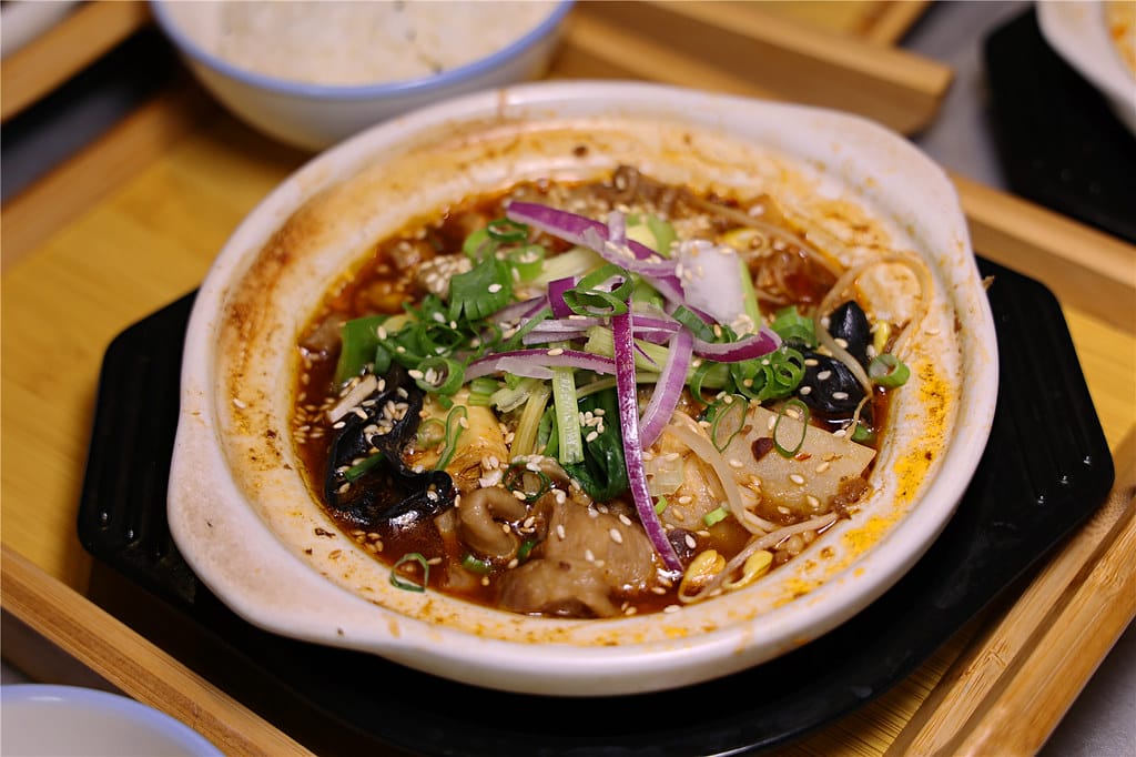台南美食-小卒砂鍋雞米飯 新開幕!? 這鍋飯有點強~ 一人一 090A3400