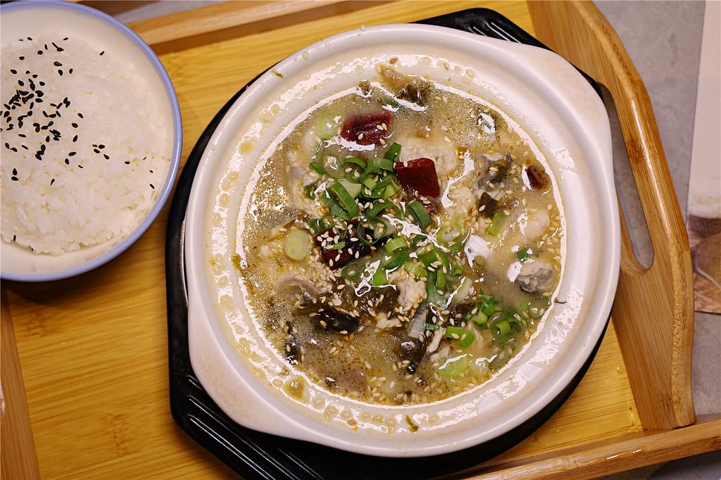 台南美食-小卒砂鍋雞米飯 新開幕!? 這鍋飯有點強~ 一人一 090A3389