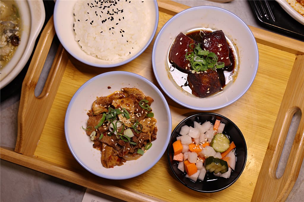 台南美食-小卒砂鍋雞米飯 新開幕!? 這鍋飯有點強~ 一人一 090A3405