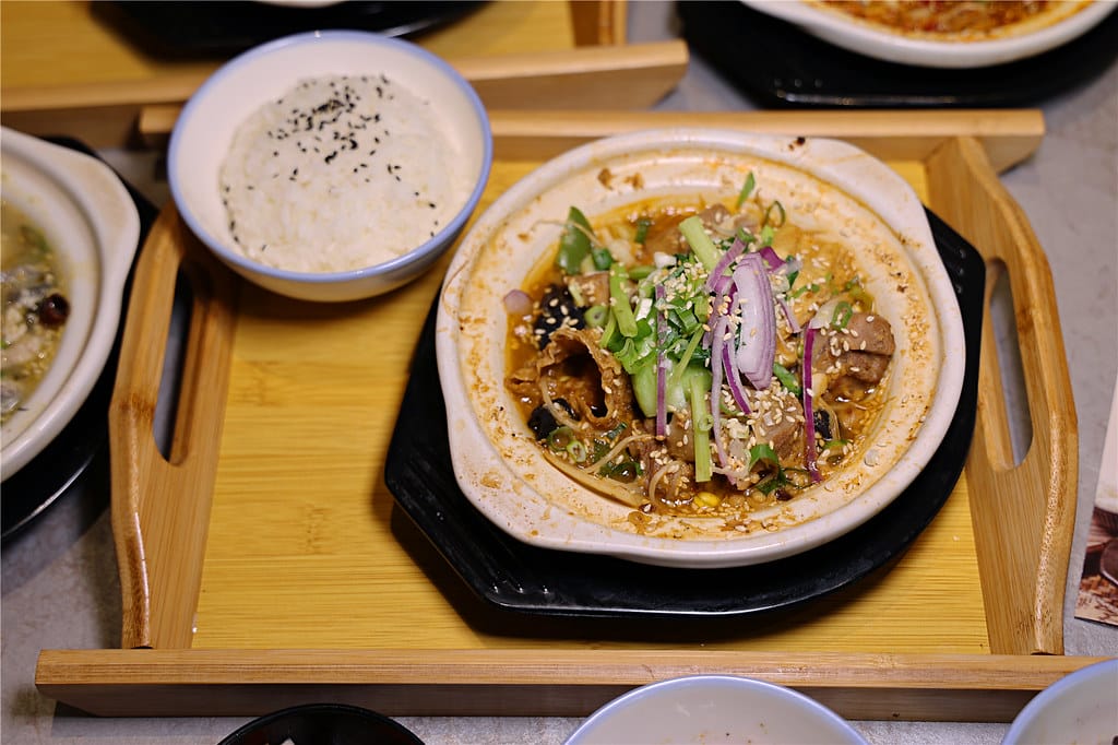 台南美食-小卒砂鍋雞米飯 新開幕!? 這鍋飯有點強~ 一人一 090A3401