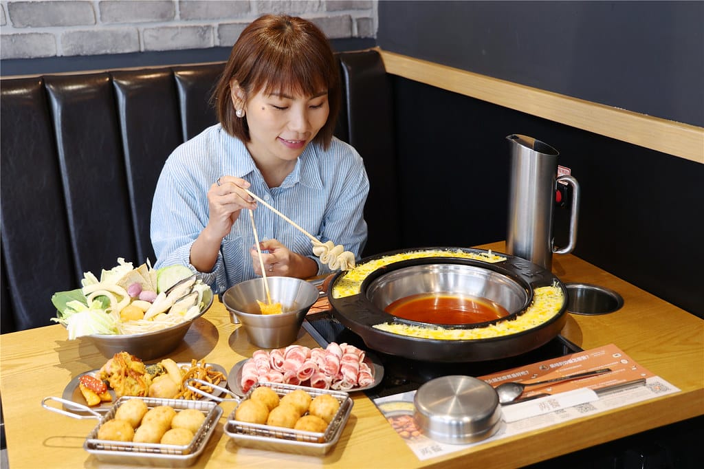 台南美食-兩餐韓國年糕火鍋吃到飽(台南店) 正宗韓國年糕.魚 090A4051