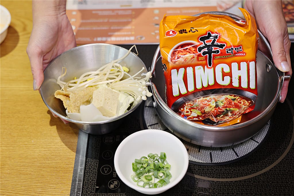 台南美食-兩餐韓國年糕火鍋吃到飽(台南店) 正宗韓國年糕.魚 090A4098