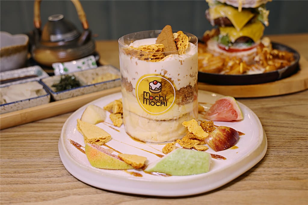 台南三井美食-被舒芙蕾耽誤的釡飯餐廳丨招牌雙色起司瀑布漢堡及 090A8522