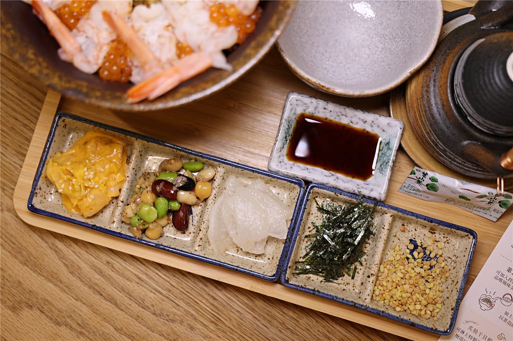 台南三井美食-被舒芙蕾耽誤的釡飯餐廳丨招牌雙色起司瀑布漢堡及 090A8458