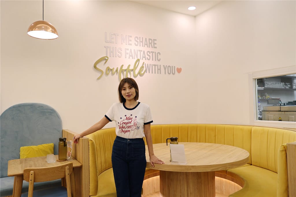 台南三井美食-被舒芙蕾耽誤的釡飯餐廳丨招牌雙色起司瀑布漢堡及 090A8446