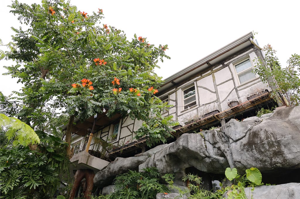 屏東美食-旁聽席 風景宜人的異國料理餐廳丨超適合情侶約會的私