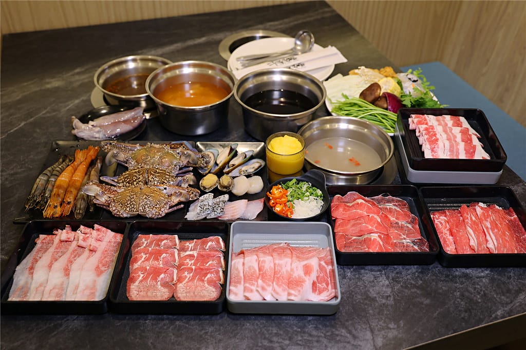 屏東美食-新千葉火鍋(屏東店) 不只是火鍋吃到飽? 猶如高檔