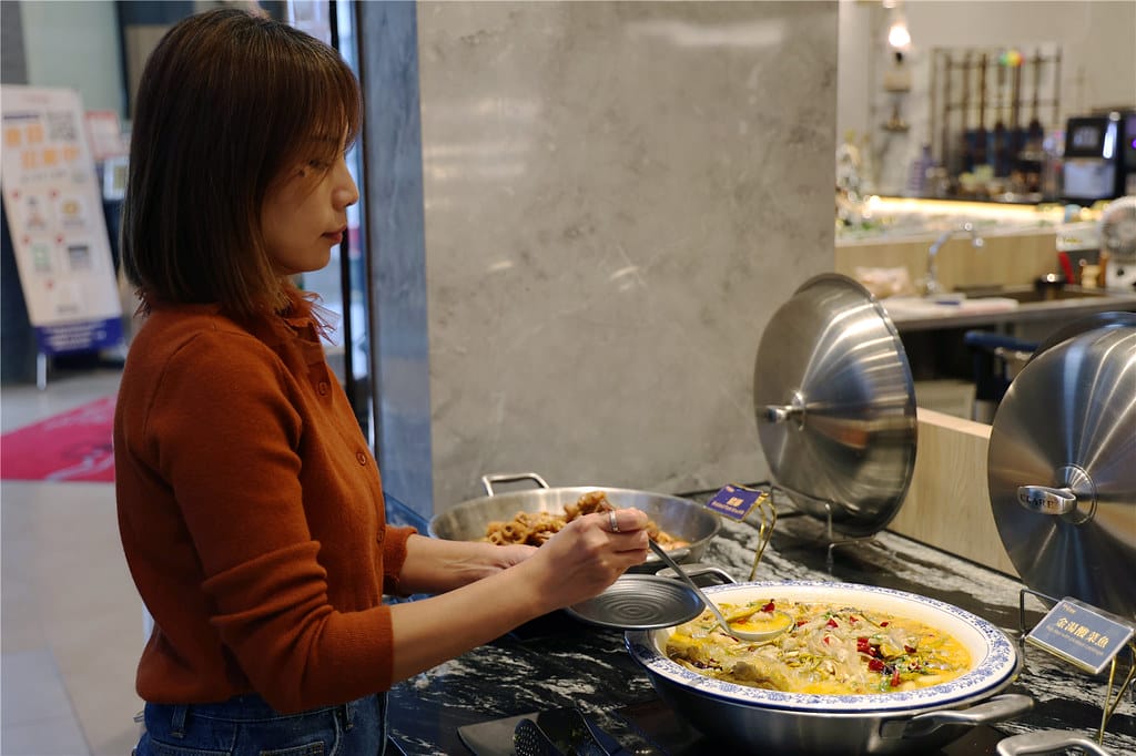 屏東美食-新千葉火鍋(屏東店) 不只是火鍋吃到飽? 猶如高檔