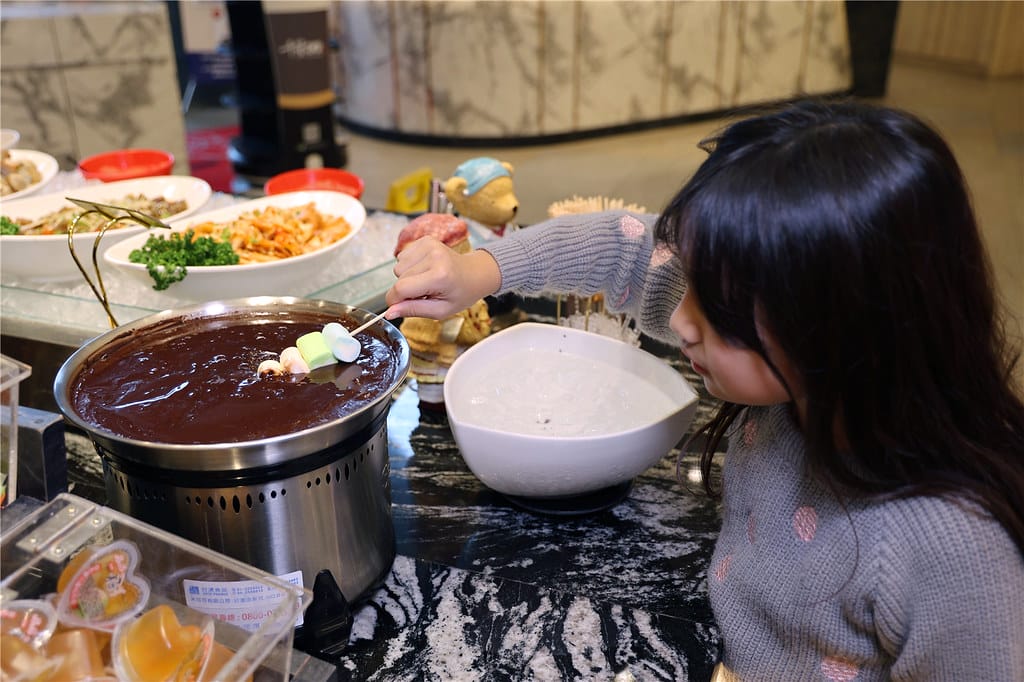 屏東美食-新千葉火鍋(屏東店) 不只是火鍋吃到飽? 猶如高檔