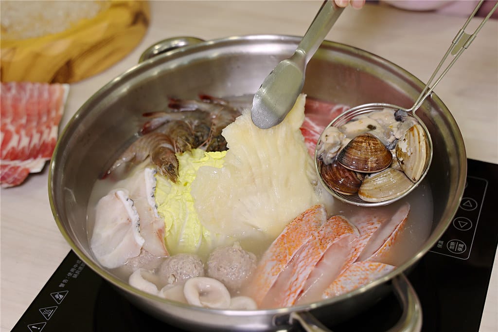 台南美食-芳鍋魚翅鍋物 新開幕!! 以實在價格享受極品魚翅~