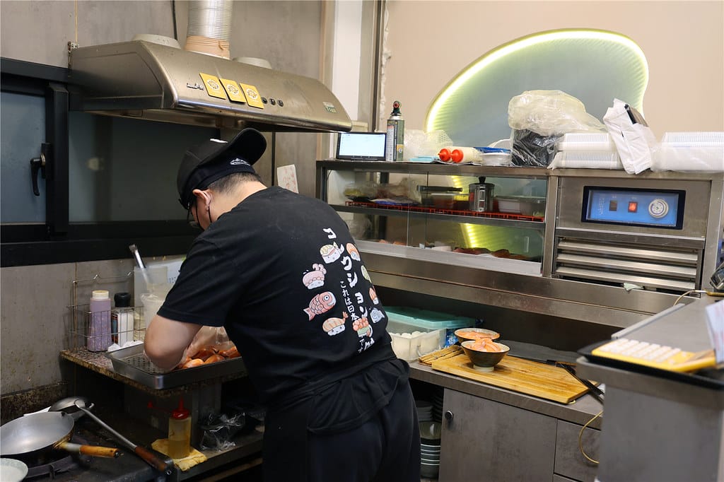 高雄美食-Soka壽司 隱身三多商圈興中夜市巷弄內的職人炙燒 高雄美食-Soka壽司 隱身三多商圈興中夜市巷弄內的職人炙燒