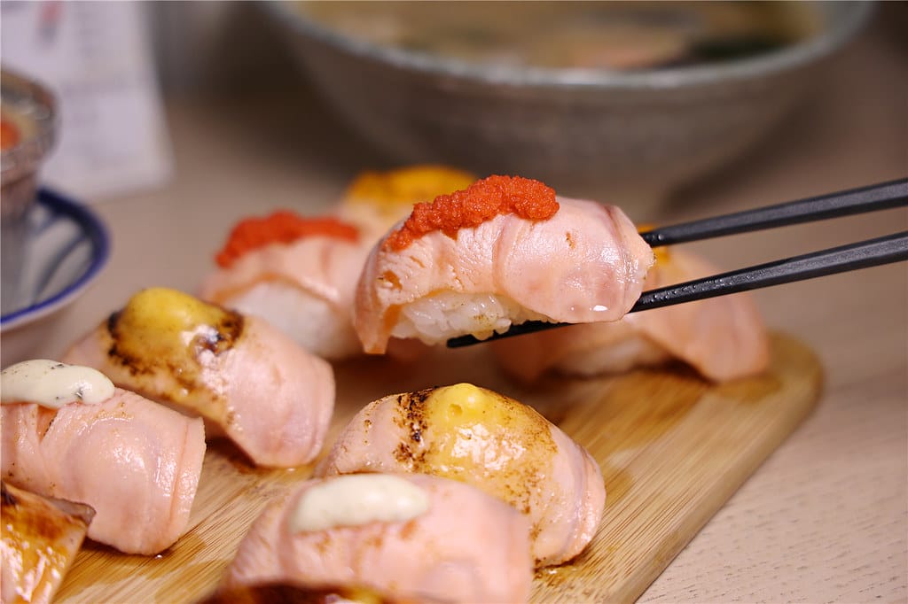 高雄美食-Soka壽司 隱身三多商圈興中夜市巷弄內的職人炙燒 高雄美食-Soka壽司 隱身三多商圈興中夜市巷弄內的職人炙燒