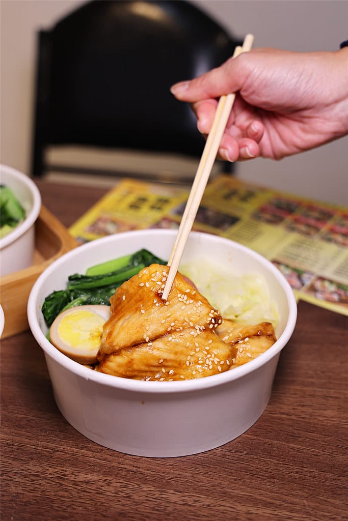 台南小吃-食樂拾參 餐盒鍋物專賣(1013成大店) 平價式鍋