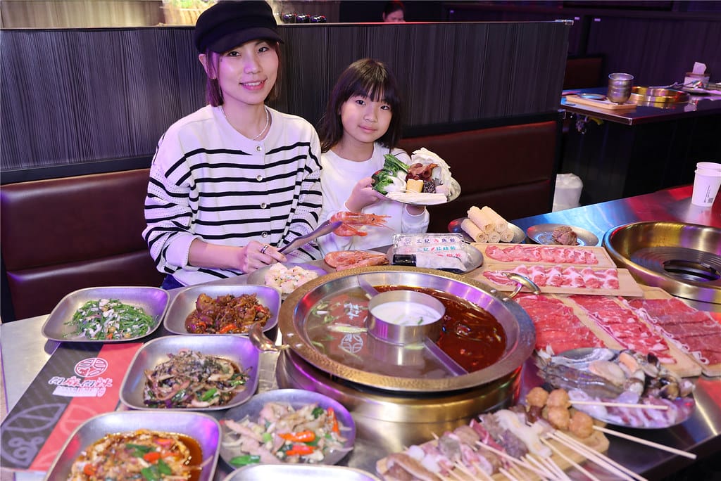 高雄美食-開麻開辣 鴛鴦火鍋.乾鍋.快炒吃到飽 新開幕~ 多 高雄美食-開麻開辣 鴛鴦火鍋.乾鍋.快炒吃到飽 新開幕~ 多