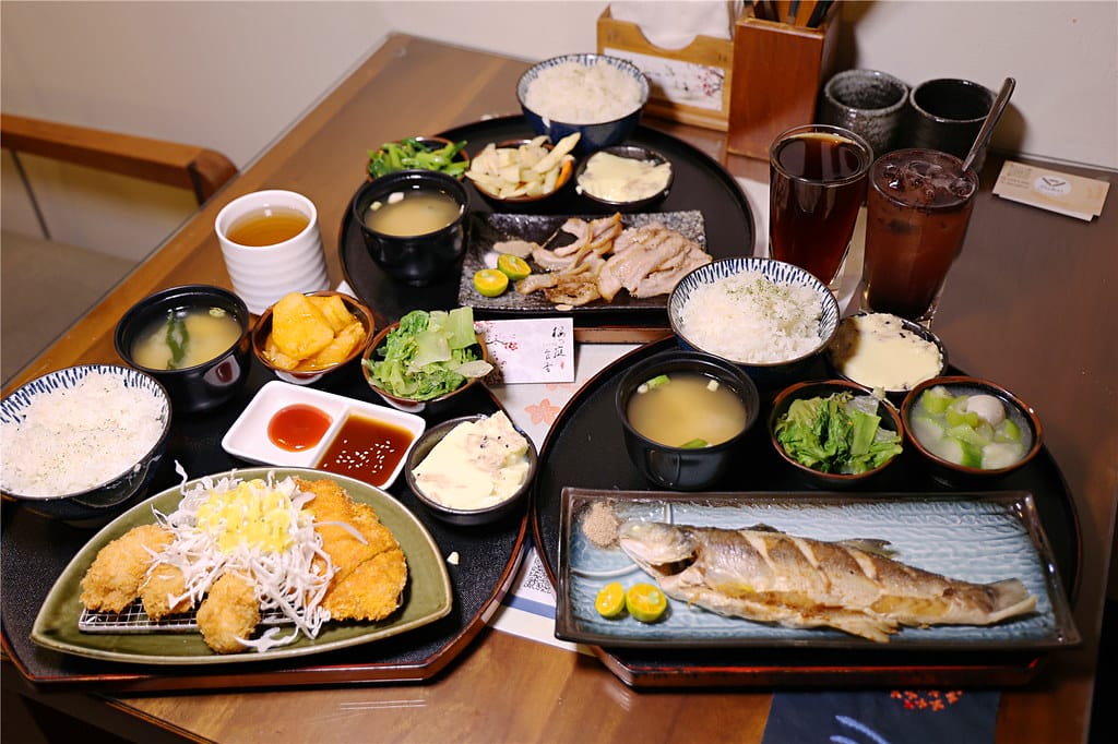 台南美食-櫻之庭 沒訂位吃不到!? 老宅裡的日式簡餐定食 必 台南美食-櫻之庭 沒訂位吃不到!? 老宅裡的日式簡餐定食 必