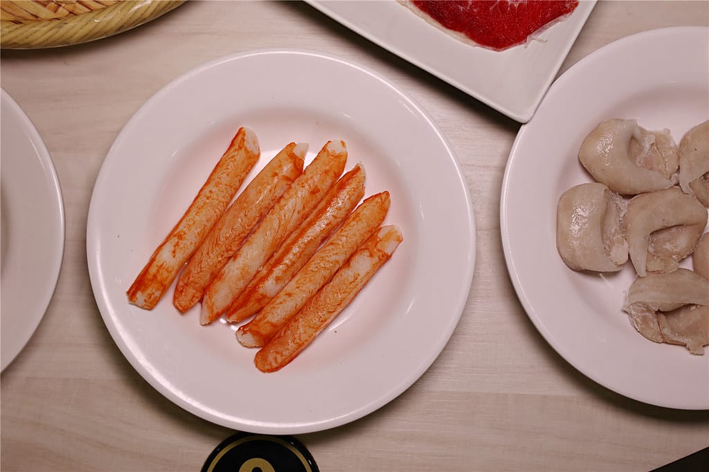 台南美食-芳鍋魚翅火鍋 原汁甘醇的鮮甜湯頭丨品嚐不一樣的平價