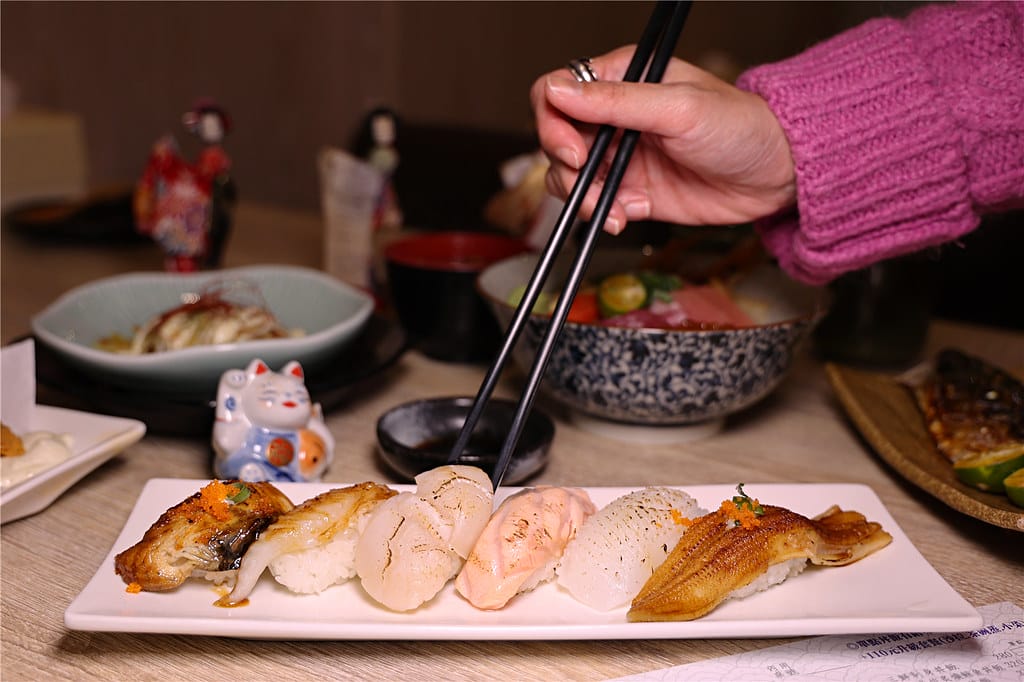 高雄美食-元町壽司 不起眼的日式料理店~ 竟是職人級團膳老師
