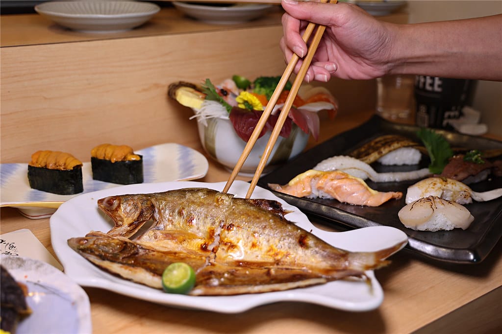 高雄美食-典食盛津 職人級丼飯.生魚片.炙燒壽司~ 每口都能