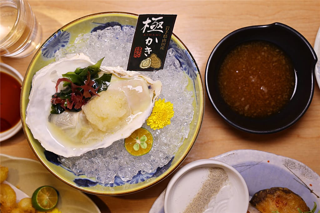 高雄美食-典食盛津 職人級丼飯.生魚片.炙燒壽司~ 每口都能