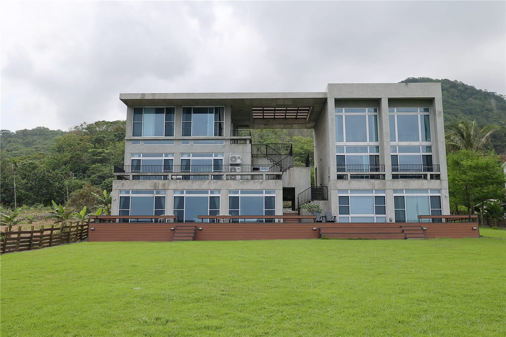 花蓮住宿-Noosa海岸行館 一間距離海岸線僅需60秒的海景