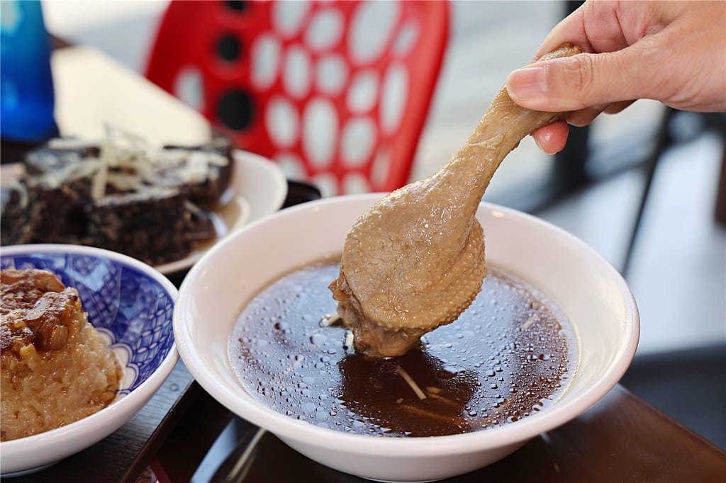 台南小吃-七股鮮鴨肉羹(佳里店) 百元美食推薦!! 一碗香氣