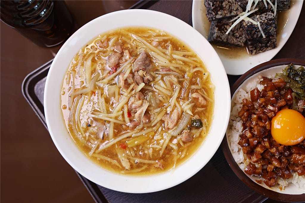 台南小吃-七股鮮鴨肉羹(佳里店) 百元美食推薦!! 一碗香氣