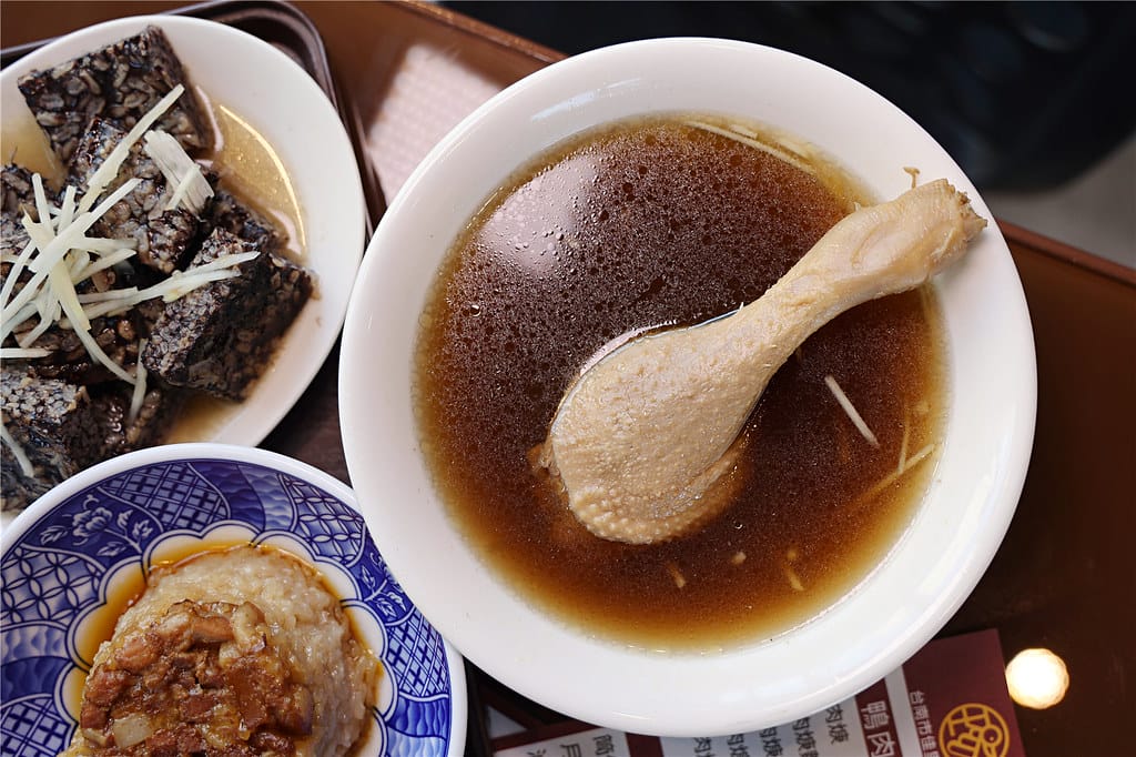 台南小吃-七股鮮鴨肉羹(佳里店) 百元美食推薦!! 一碗香氣