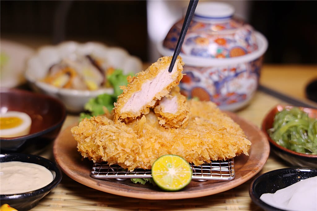 嘉義美食-心晴 日式定食專売 上班族最愛日式簡餐料理丨家庭聚