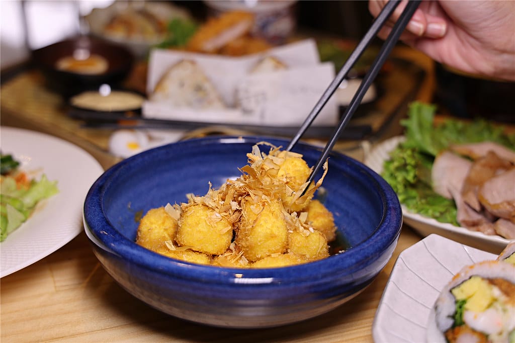 嘉義美食-心晴 日式定食專売 上班族最愛日式簡餐料理丨家庭聚
