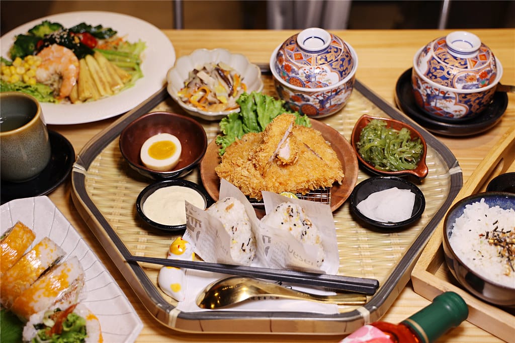 嘉義美食-心晴 日式定食專売 上班族最愛日式簡餐料理丨家庭聚