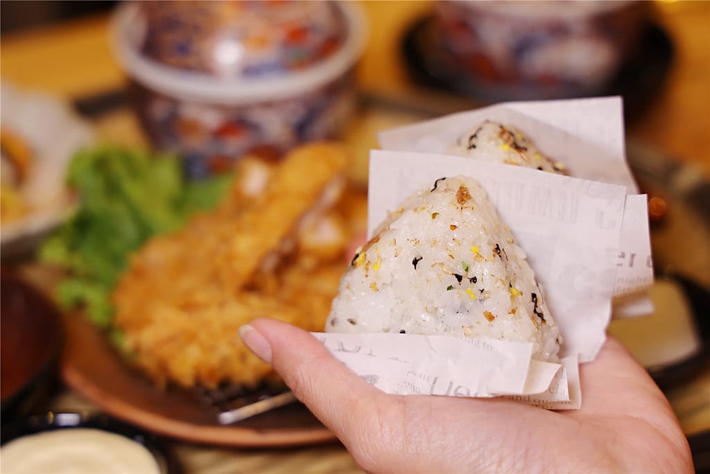 嘉義美食-心晴 日式定食專売 上班族最愛日式簡餐料理丨家庭聚