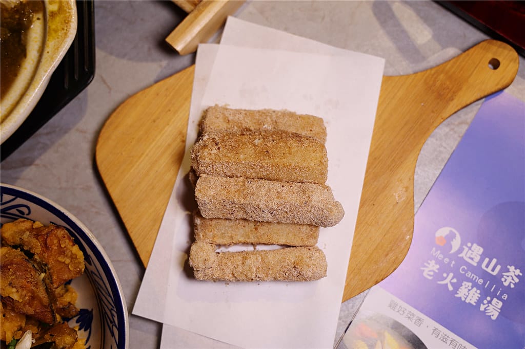 台南美食-遇山茶 老火雞湯 最道地的佰元川味砂鍋菜丨最下飯菜 台南美食-遇山茶 老火雞湯 最道地的佰元川味砂鍋菜丨最下飯菜