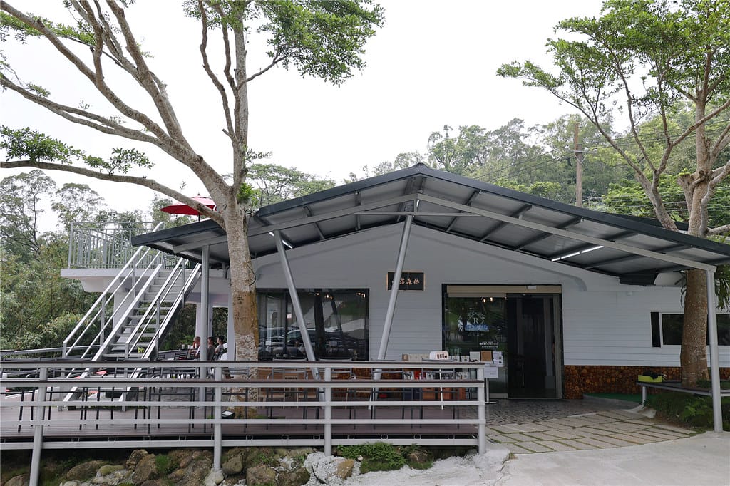 台南美食-雨露森林景觀咖啡 隱身於山林之中的網美咖啡廳 台南美食-雨露森林景觀咖啡 隱身於山林之中的網美咖啡廳