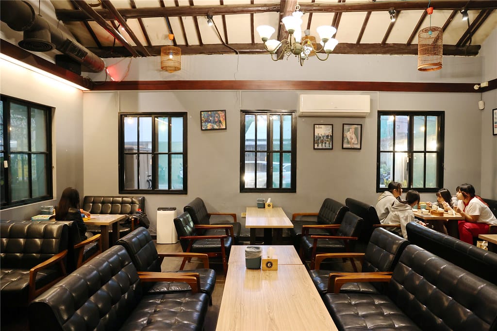 台南美食-三胡町 義式餐館 老宅裡的平價餐酒館丨學生家庭聚餐